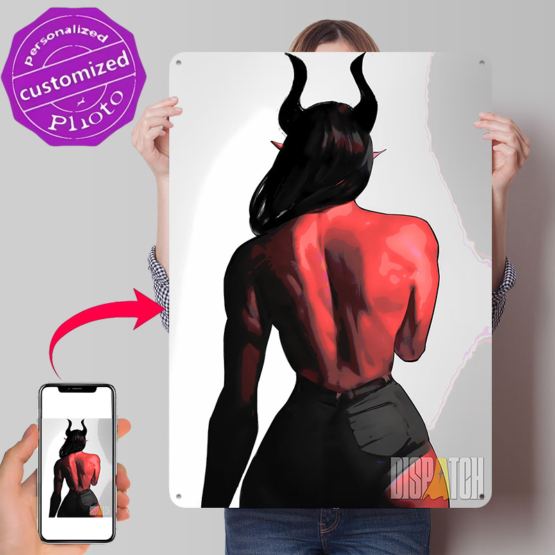 Women Accessories Poster - Kırmızı tenli iblis kadın arka görünüm