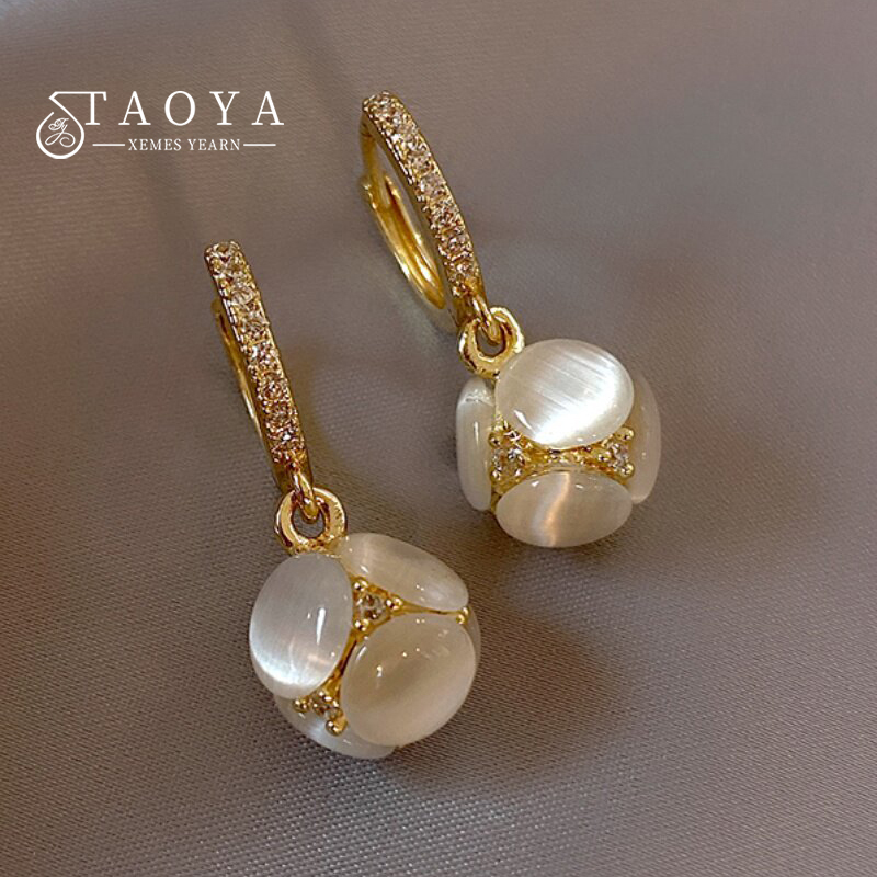 Women'S Accessories Trends 2026 - Zarif Kedi Gözü Taşlı Yuvarlak Top