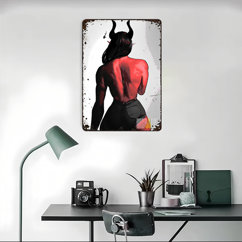 Kırmızı tenli iblis kadın arka - Women Accessories Poster incelemesi ve fiyatı
